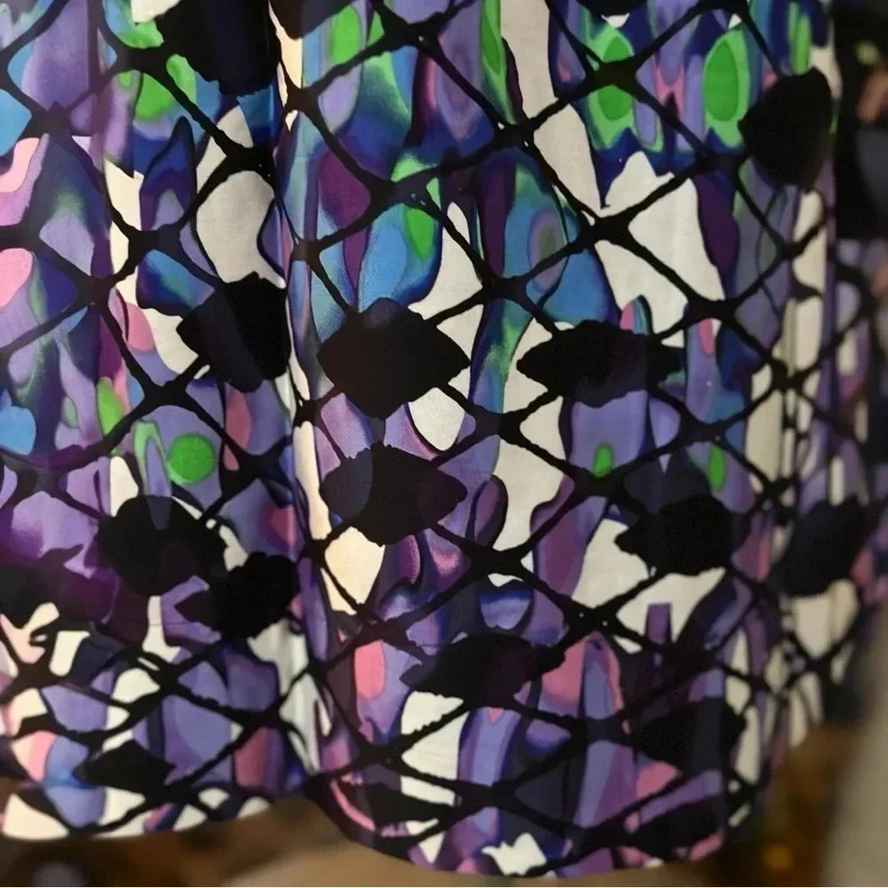 049 Just Taylor |NWOT Green Abstract Print Ruffle Neck Sheath Cocktail Dress (6) - Picture 6 of 11